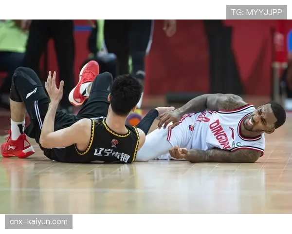 辽宁本钢19胜16负 莫兰德场均8.9分10.8篮板防守核心